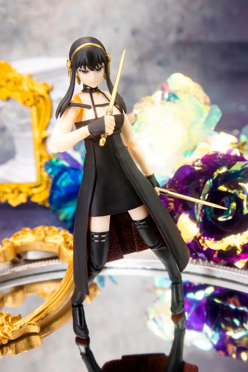 Figura de acción Yor Forger 15cm (Articulada)
