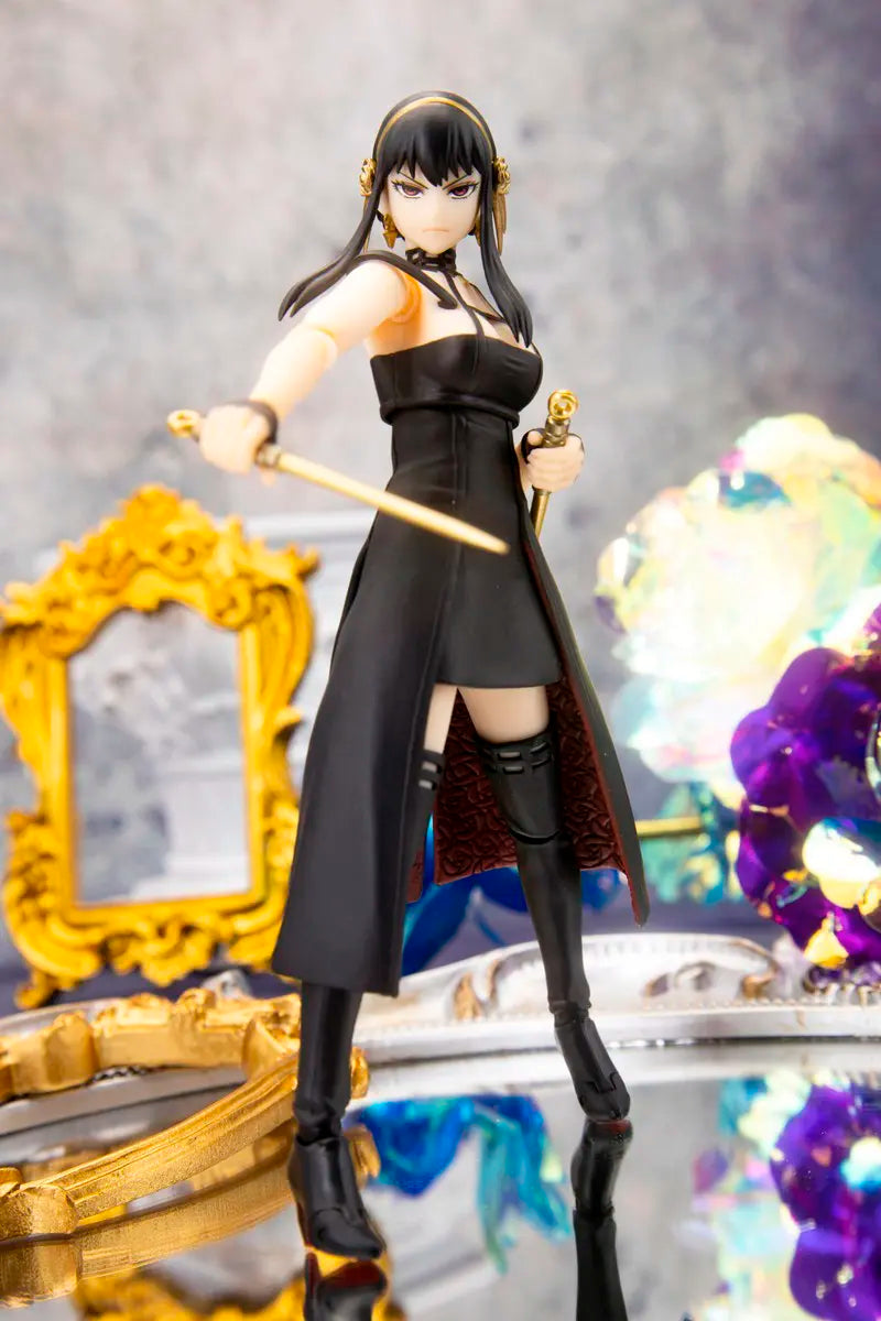 Figura de acción Yor Forger 15cm (Articulada)