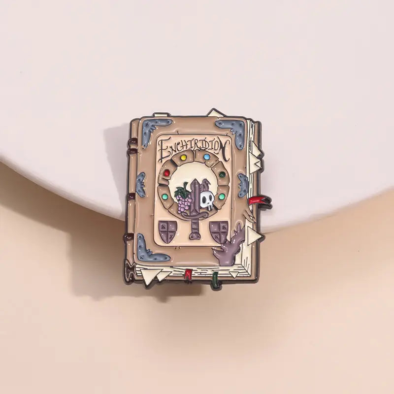 Enchiridion Brooch 40mm
