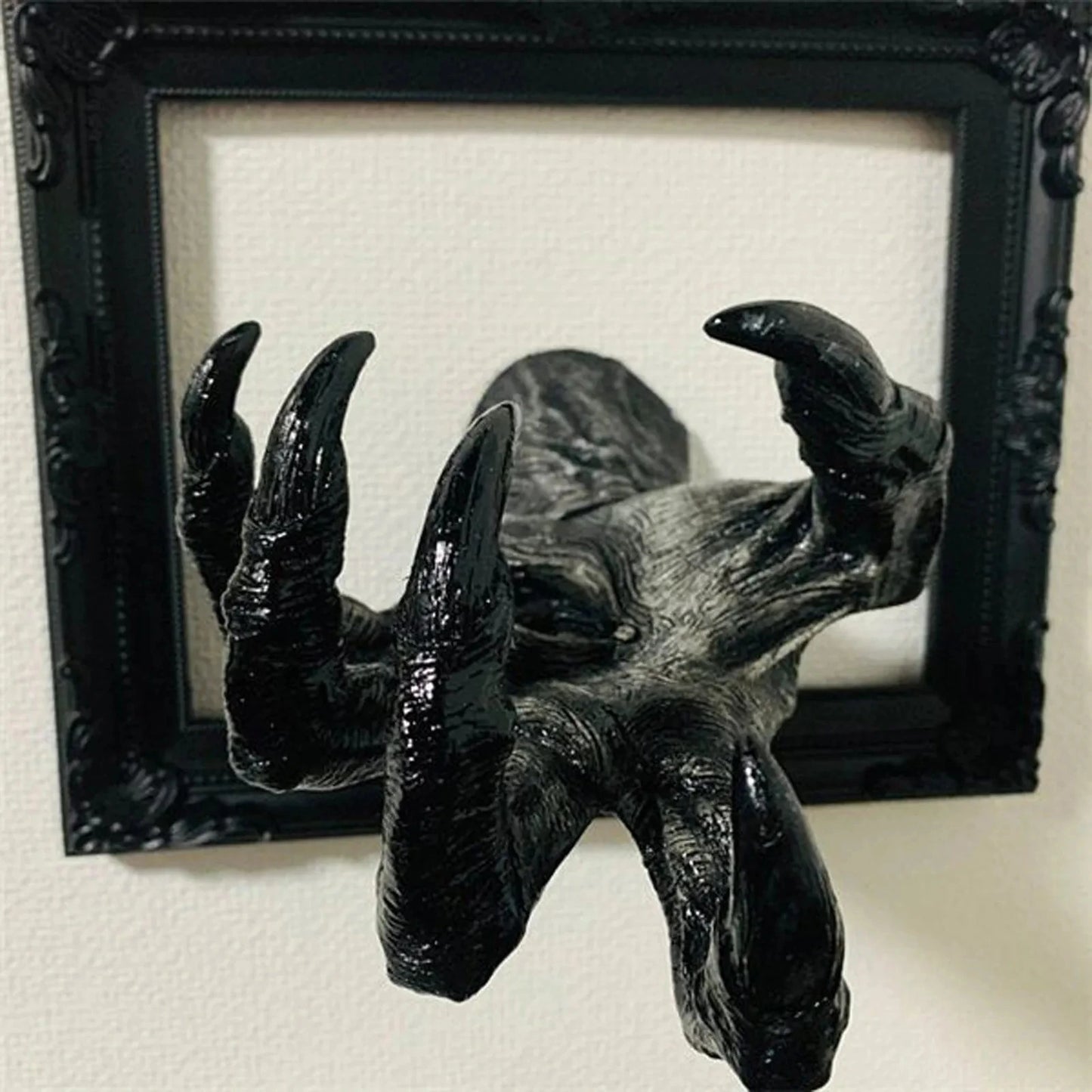 Estatua de la mano de bruja
