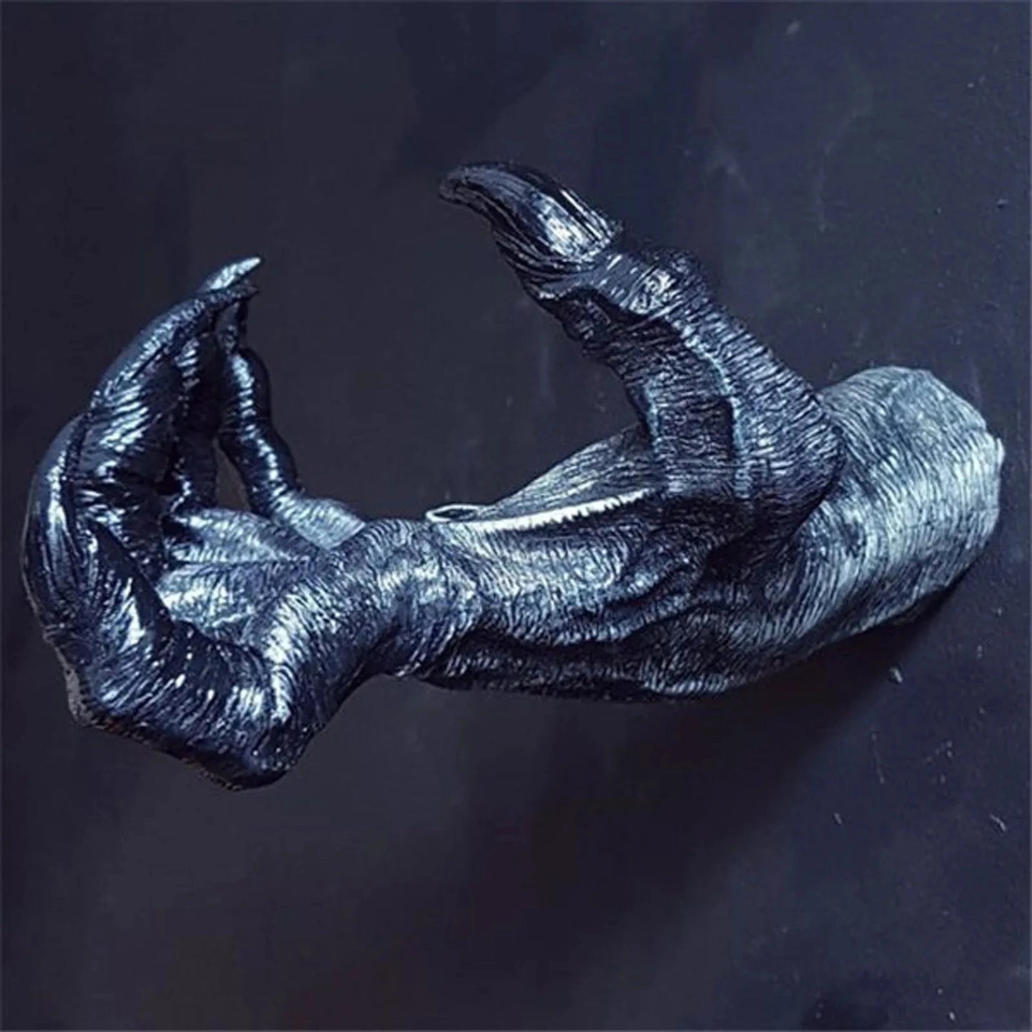 Estatua de la mano de bruja
