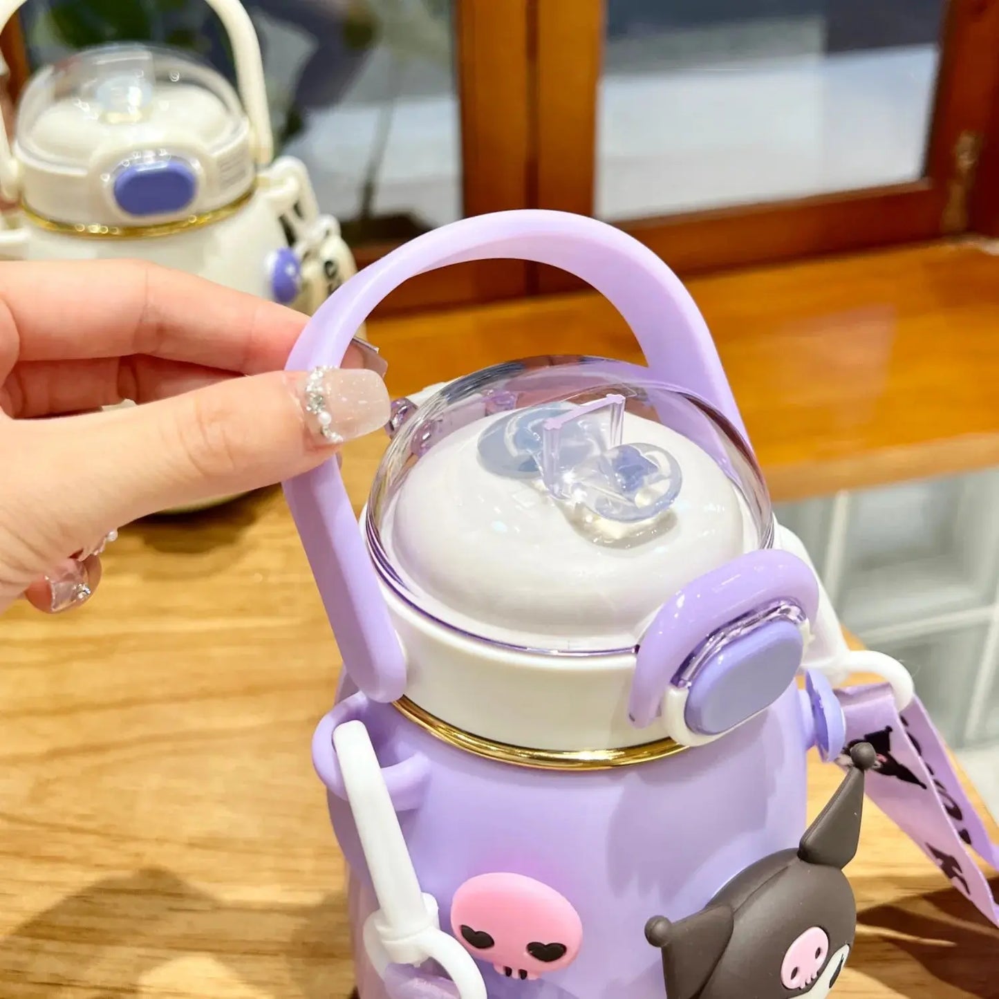 Botella térmica Sanrio – 700 ml (Kuromi, Cinnamoroll...)