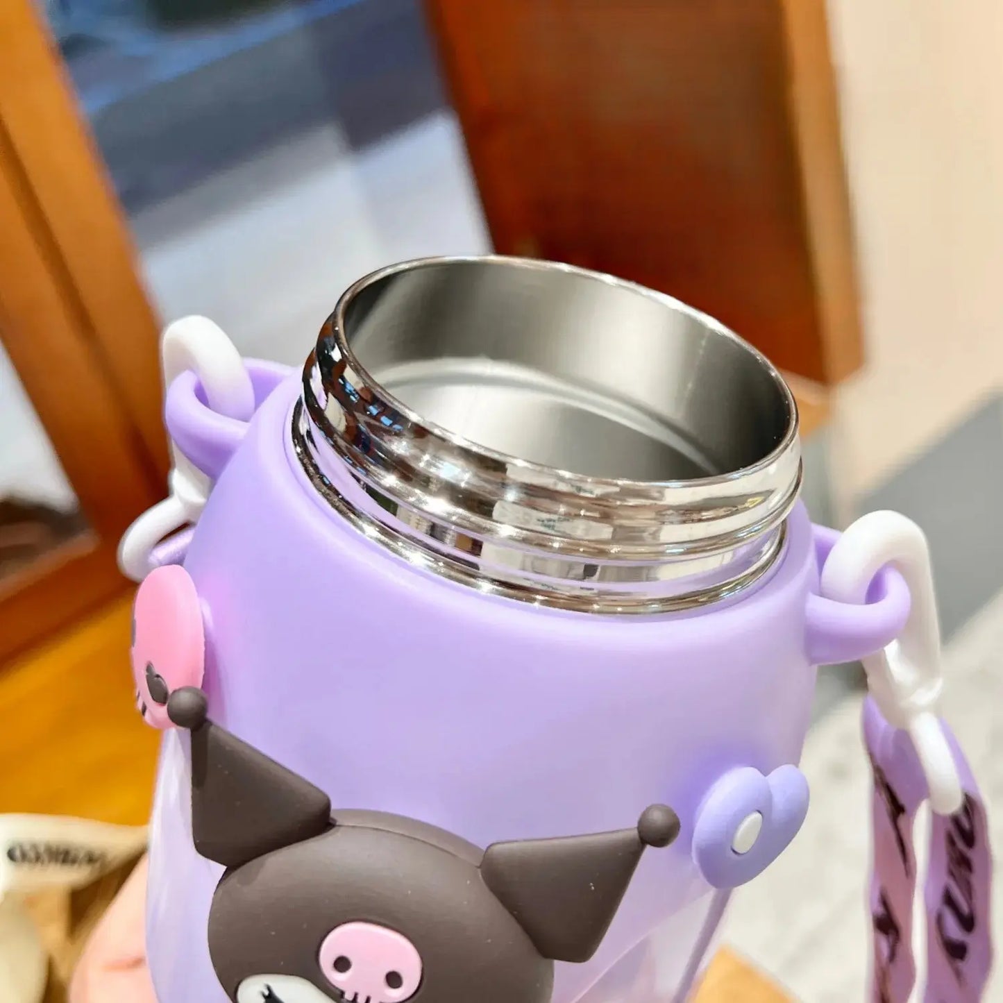 Botella térmica Sanrio – 700 ml (Kuromi, Cinnamoroll...)