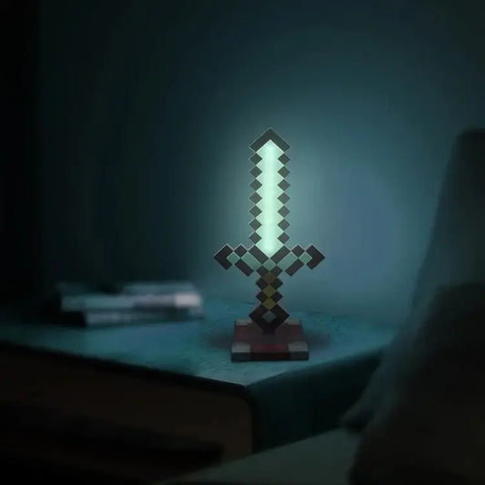 Luminária Espada de Diamante (Minecraft)