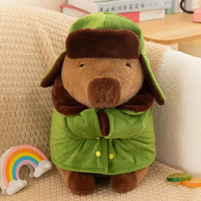 Peluche de carpincho con chaqueta militar (28-50 cm)
