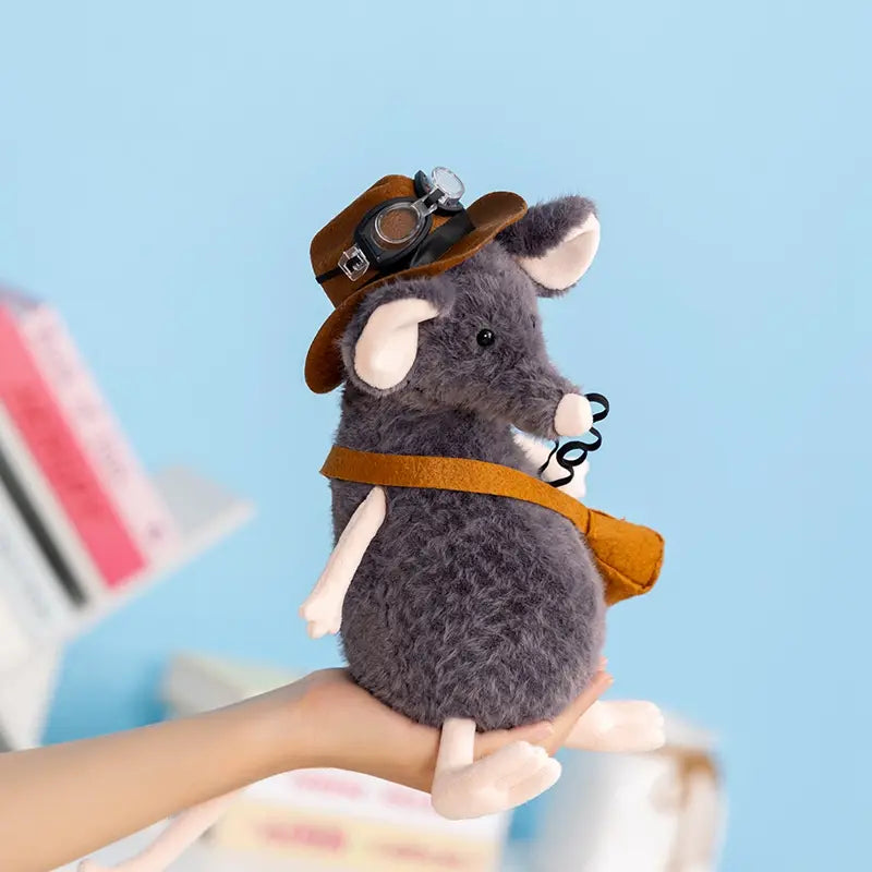 Pelúcia Ratinho-Explorador (25cm)
