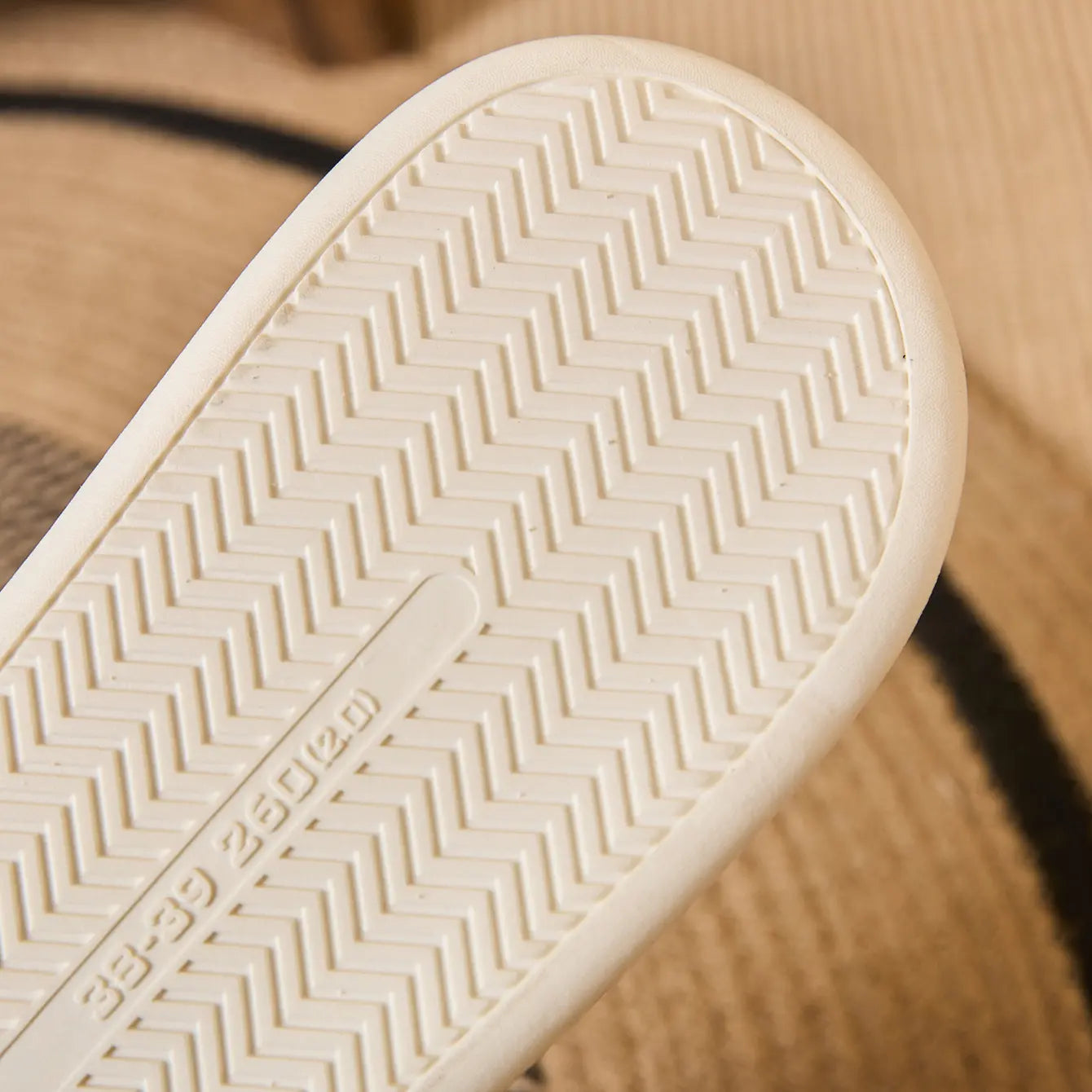 Chinelo de Capivarinha Coco