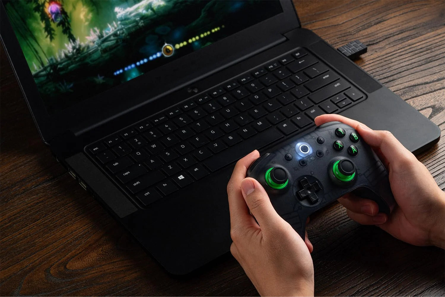 Controller Ultimate 2C - Nero Trasparente (Senza Fili)