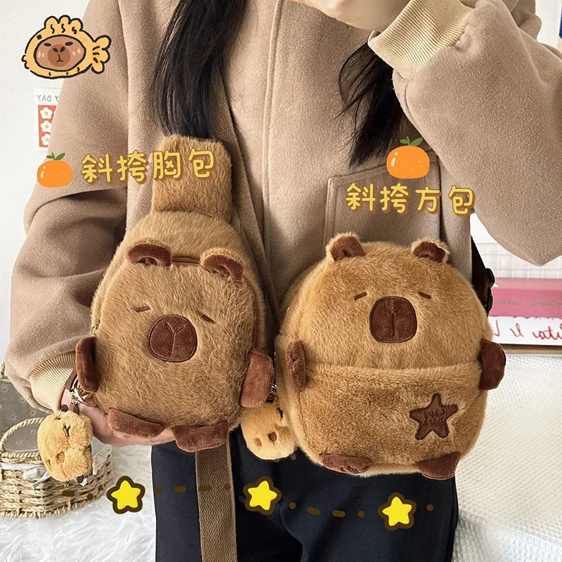 Mochilinha Capibag – Pelúcia de Ombro com Chaveiro