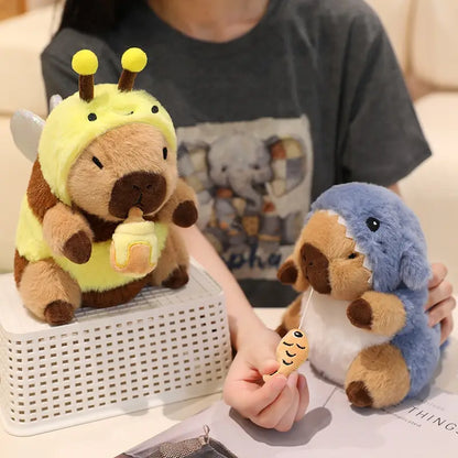 Pelúcia Capivara-Cosplayer (20cm)