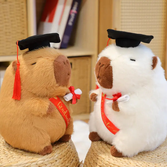 Pelúcia Capivarinha Graduada