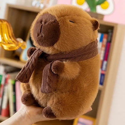 Pelúcia de Capivara com Cachecol 35cm