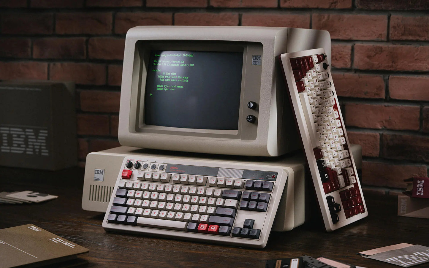 Retro Mechanical Keyboard (2.4Ghz Wireless)